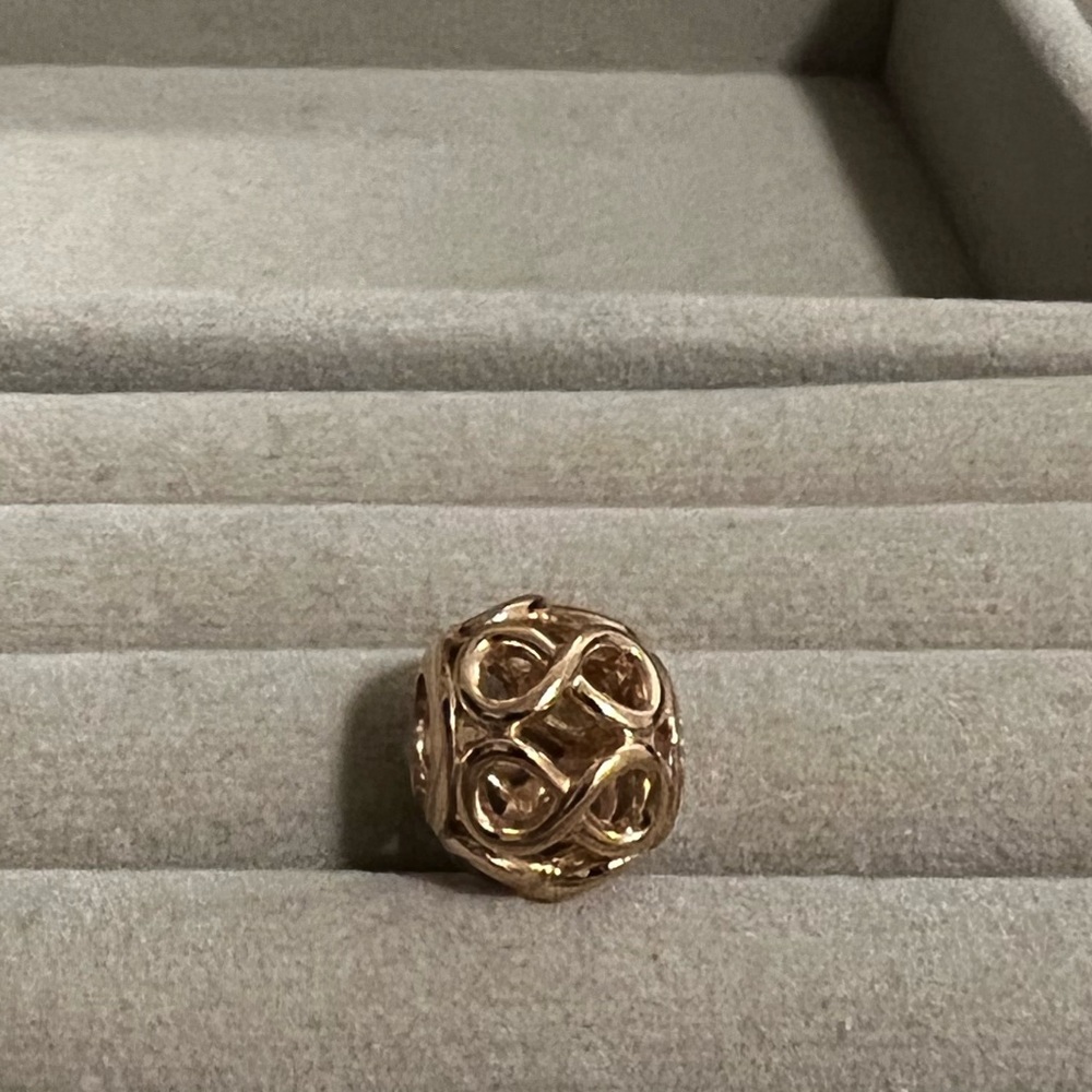 Pandora Infinity charm